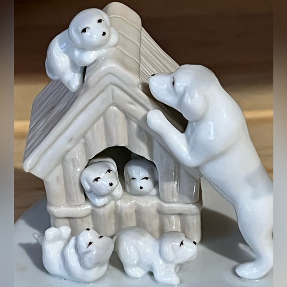 Vintage Labrador Dog and Puppies Music box by Summit - Picture 9 of 11